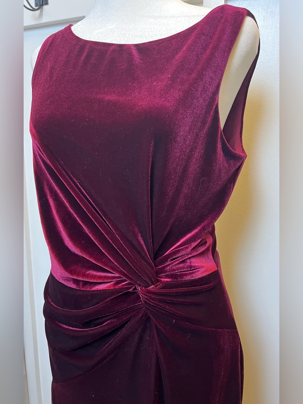 Calvin Klein Siz 8 Burgandy Velvet Dress with Rouch Detail Wedding Winter Modest